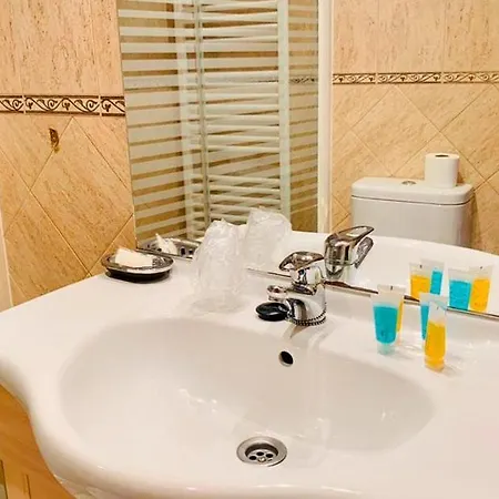 Restaurante Marrojo Sanabria 게스트하우스 3*